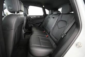https://vehicle.imgix.net/4508325/b46f6e03-025b-467a-bc77-792e59978a7f.jpg