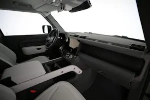 Land Rover Defender 90 3.0 D I6 250 X-Dynamic SE