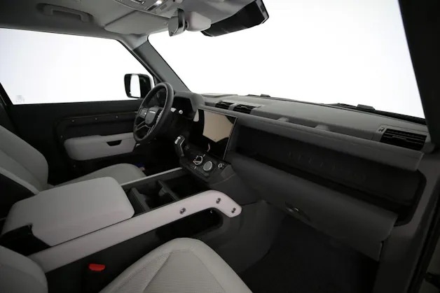 Land Rover Defender 90 3.0 D I6 250 X-Dynamic SE