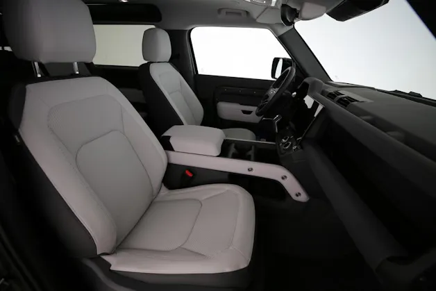Land Rover Defender 90 3.0 D I6 250 X-Dynamic SE