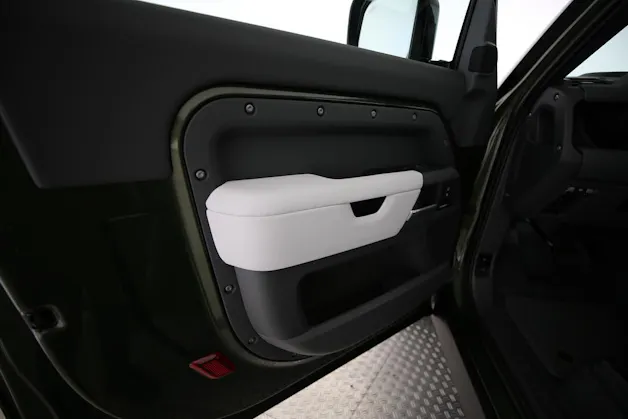 Land Rover Defender 90 3.0 D I6 250 X-Dynamic SE