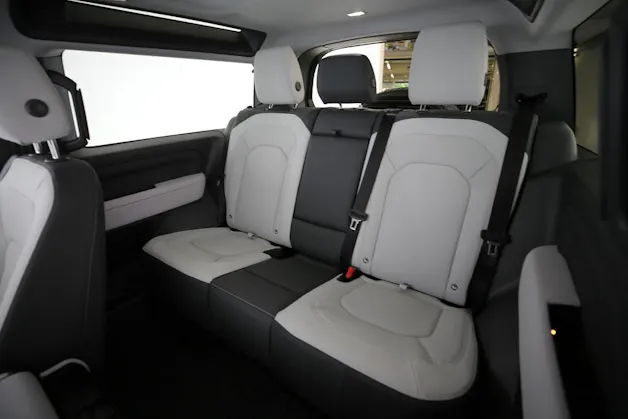 Land Rover Defender 90 3.0 D I6 250 X-Dynamic SE