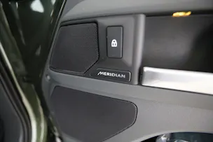 Land Rover Defender 90 3.0 D I6 250 X-Dynamic SE