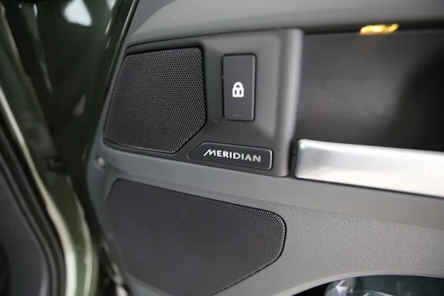 Land Rover Defender 90 3.0 D I6 250 X-Dynamic SE