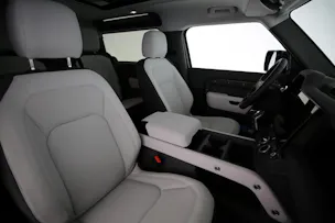 Land Rover Defender 90 3.0 D I6 250 X-Dynamic SE