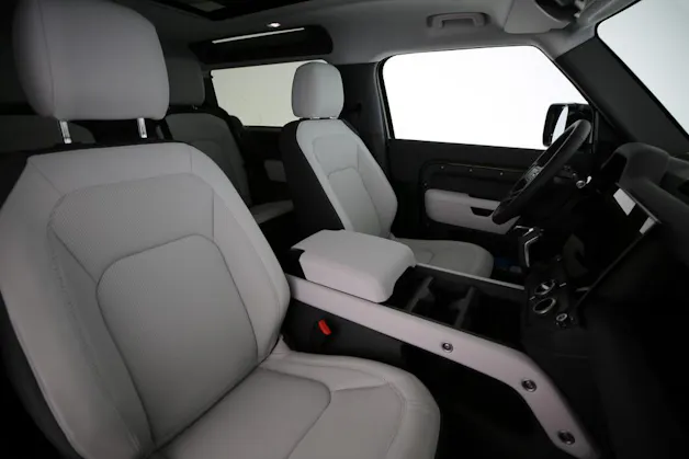 Land Rover Defender 90 3.0 D I6 250 X-Dynamic SE