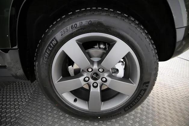 Land Rover Defender 90 3.0 D I6 250 X-Dynamic SE