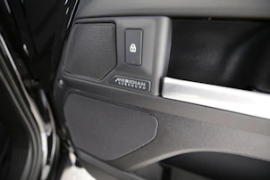 image du véhicule LAND ROVER Defender 130 3.0 D I6 350 X-Dynamic HSE