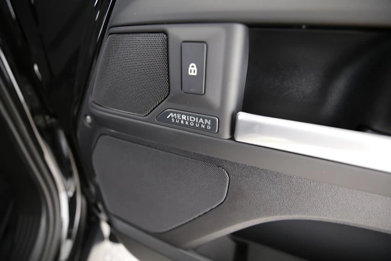 image du véhicule LAND ROVER DEFENDER
