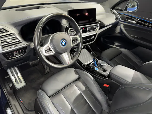 BMW iX3  Impressive