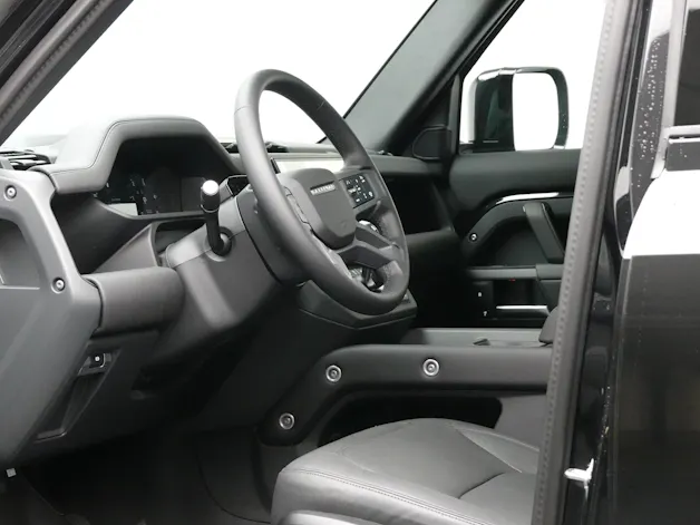 Land Rover Defender 110 3.0 D I6 350 X-Dynamic HSE