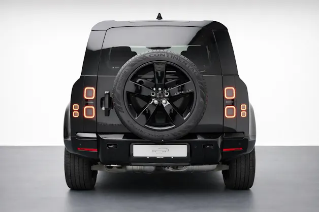 Land Rover Defender 110 3.0 D I6 350 X-Dynamic HSE