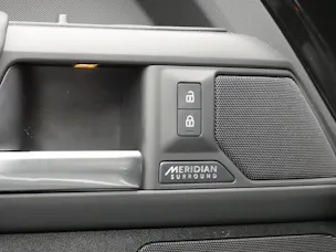 Land Rover Defender 110 3.0 D I6 350 X-Dynamic HSE