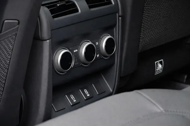 Land Rover Defender 110 3.0 D I6 350 X-Dynamic HSE