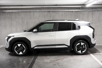 https://vehicle.imgix.net/4508570/11a0261b-cf51-40d3-a723-190032cb1411.jpg
