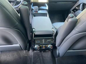 https://vehicle.imgix.net/4508614/a92b5391-8b6c-4d80-ad82-9b8830f87af8.jpg