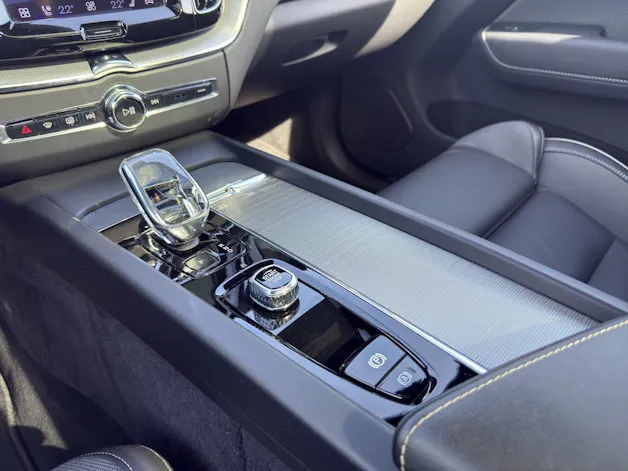 VOLVO XC60 2.0 T6 TE R-Design eAWD