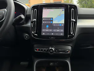 VOLVO XC40 2.0 B4 MH Plus Dark
