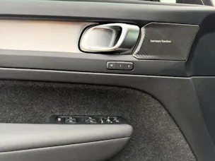 VOLVO XC40 2.0 B4 MH Plus Dark