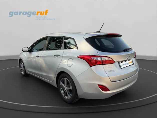 HYUNDAI i30 1.6 GDi Amplia