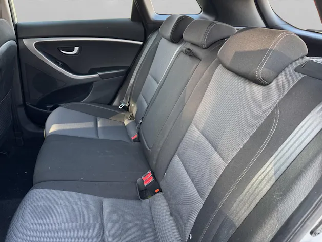 HYUNDAI i30 1.6 GDi Amplia