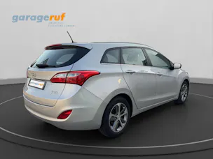 HYUNDAI i30 1.6 GDi Amplia