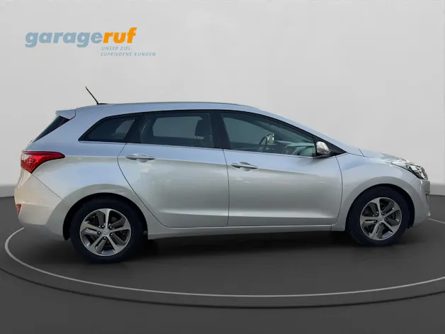 HYUNDAI i30 1.6 GDi Amplia