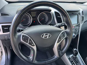 HYUNDAI i30 1.6 GDi Amplia