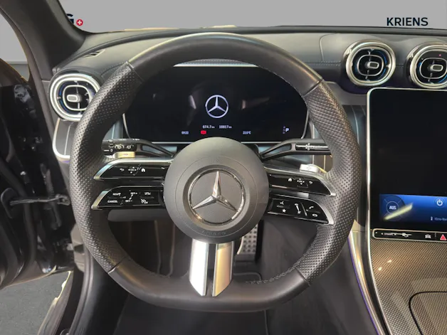 MERCEDES-BENZ GLC 300 4M - AMG / 360 Grad Kamera / Panorama-Dach / Soundsystem