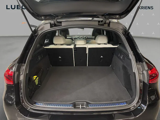 MERCEDES-BENZ GLC 300 4M - AMG / 360 Grad Kamera / Panorama-Dach / Soundsystem