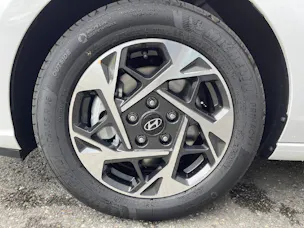 HYUNDAI i30 1.5 T-GDi Amplia 48V MH DCT