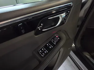 PORSCHE Macan 3.6 V6 Turbo