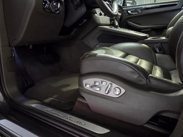 PORSCHE Macan 3.6 V6 Turbo