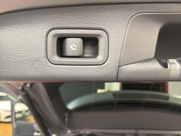 MERCEDES-BENZ EQA 350 4M - AMG / DISTRONIC / 360 Grad Kamera / Sitzklima / Head-Up Display
