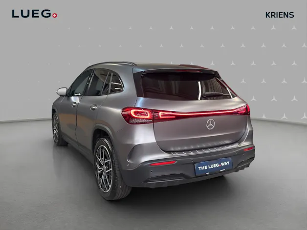MERCEDES-BENZ EQA 350 4M - AMG / DISTRONIC / 360 Grad Kamera / Sitzklima / Head-Up Display