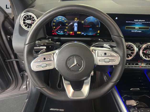 MERCEDES-BENZ EQA 350 4M - AMG / DISTRONIC / 360 Grad Kamera / Sitzklima / Head-Up Display