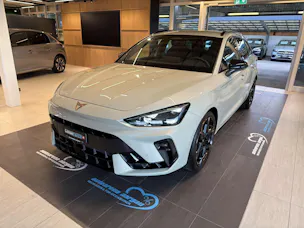 CUPRA LEON ST 2.0 TSi VZ 333PS 4Drive DSG-Automat