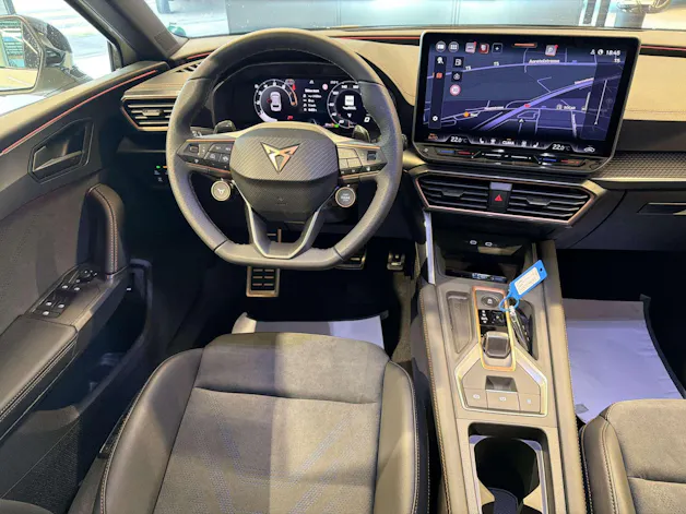 CUPRA LEON ST 2.0 TSi VZ 333PS 4Drive DSG-Automat