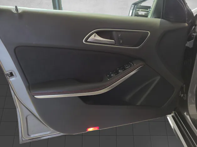 MERCEDES-BENZ A 220 4M AMG W176