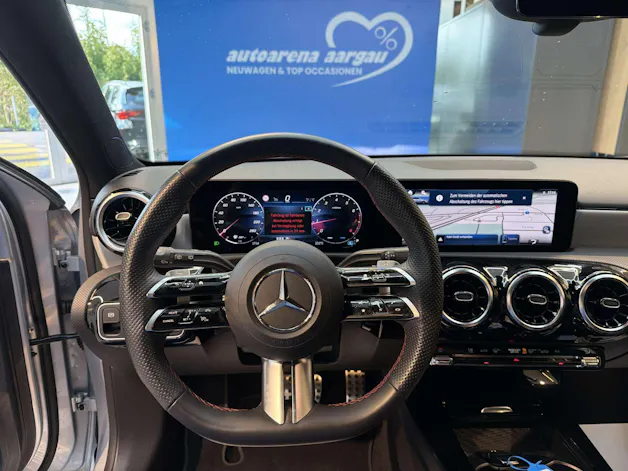MERCEDES-BENZ A 180 AMG-Line DCT-Automat