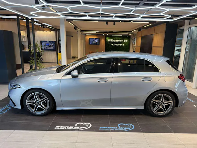 MERCEDES-BENZ A 180 AMG-Line DCT-Automat