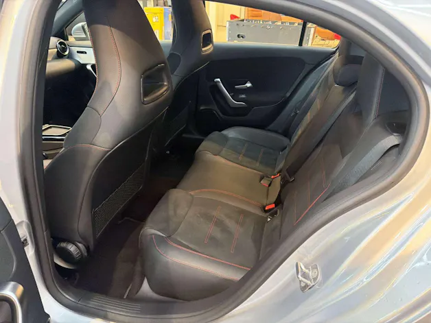 MERCEDES-BENZ A 180 AMG-Line DCT-Automat