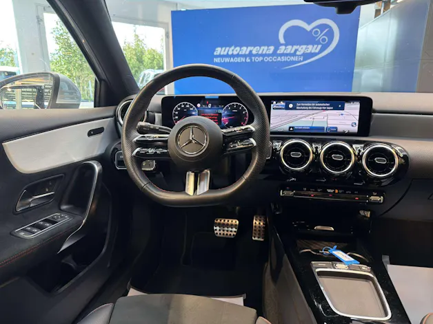 MERCEDES-BENZ A 180 AMG-Line DCT-Automat