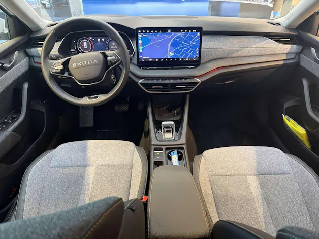 SKODA Octavia Combi 2.0 TDi Selection DSG-Automat