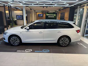 SKODA Octavia Combi 2.0 TDi Selection DSG-Automat