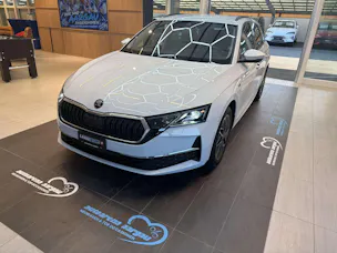 SKODA Octavia Combi 2.0 TDi Selection DSG-Automat