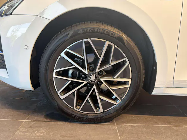 SKODA Octavia Combi 2.0 TDi Selection DSG-Automat