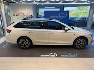 SKODA Octavia Combi 2.0 TDi Selection DSG-Automat