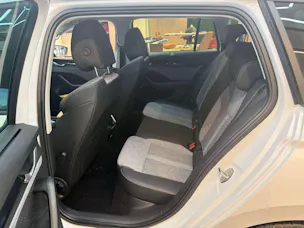 SKODA Octavia Combi 2.0 TDi Selection DSG-Automat