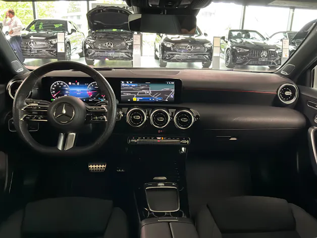 MERCEDES-BENZ A 220 4Matic 8G-DCT